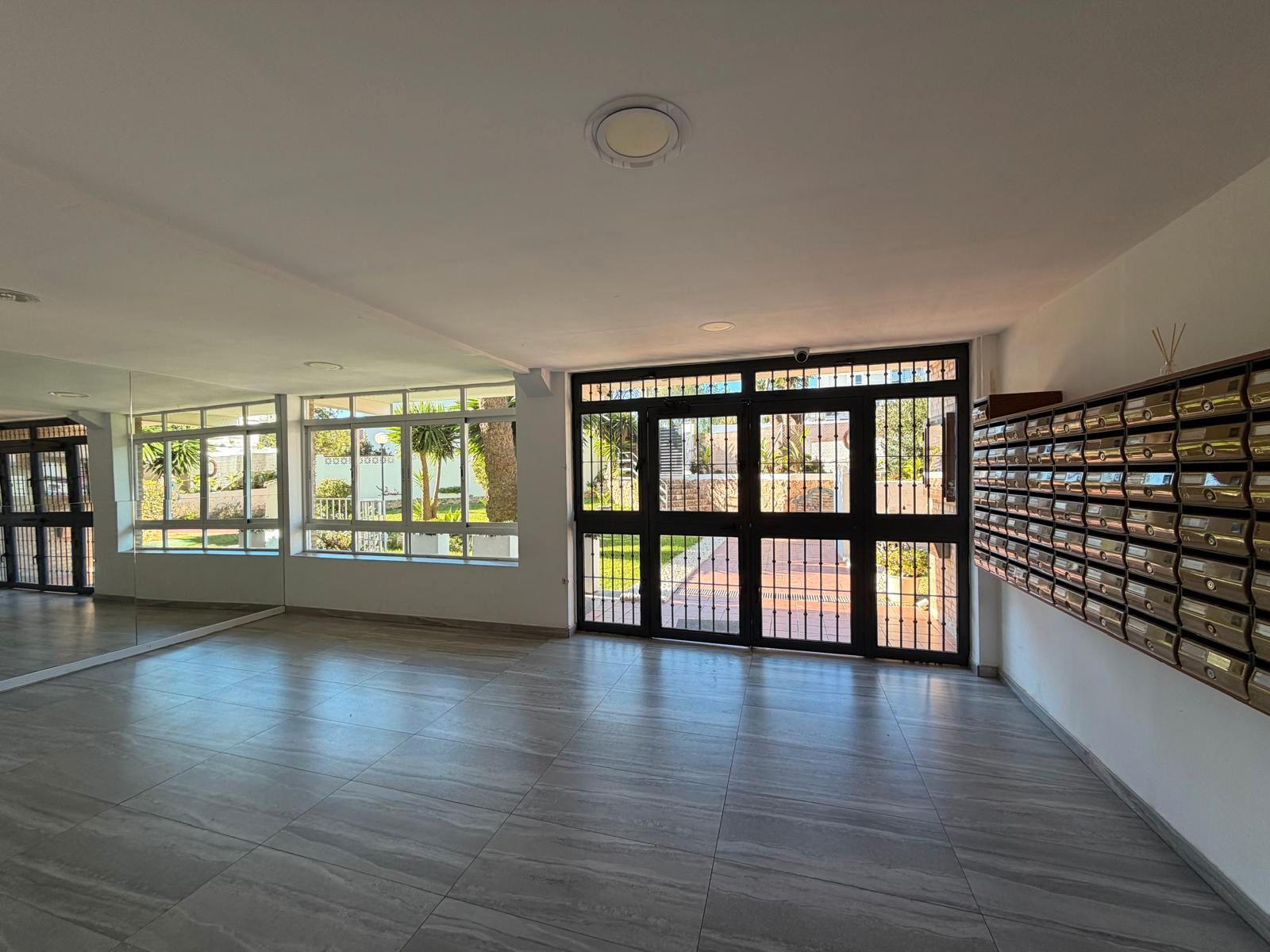 Flat for sale in Benalmádena  with Air Conditioner, Terrace and Furnished