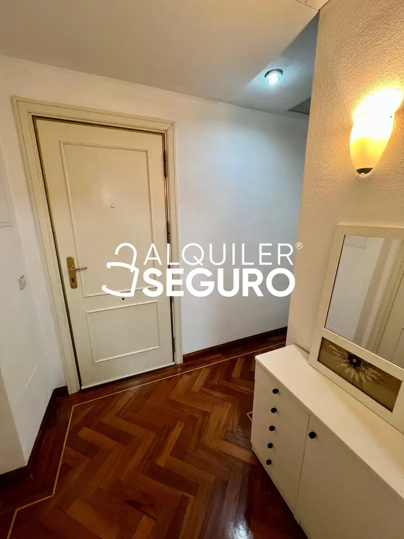 Habitación de Piso de alquiler en Madrid con Aire acondicionado, Calefacción y Amueblado