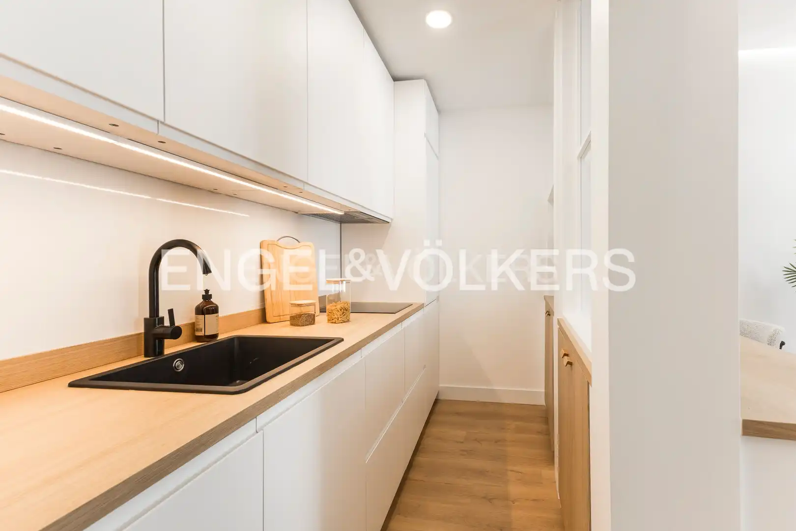 Kitchen of Flat for sale in Madrid  with Air Conditioner, Heating and Balcony