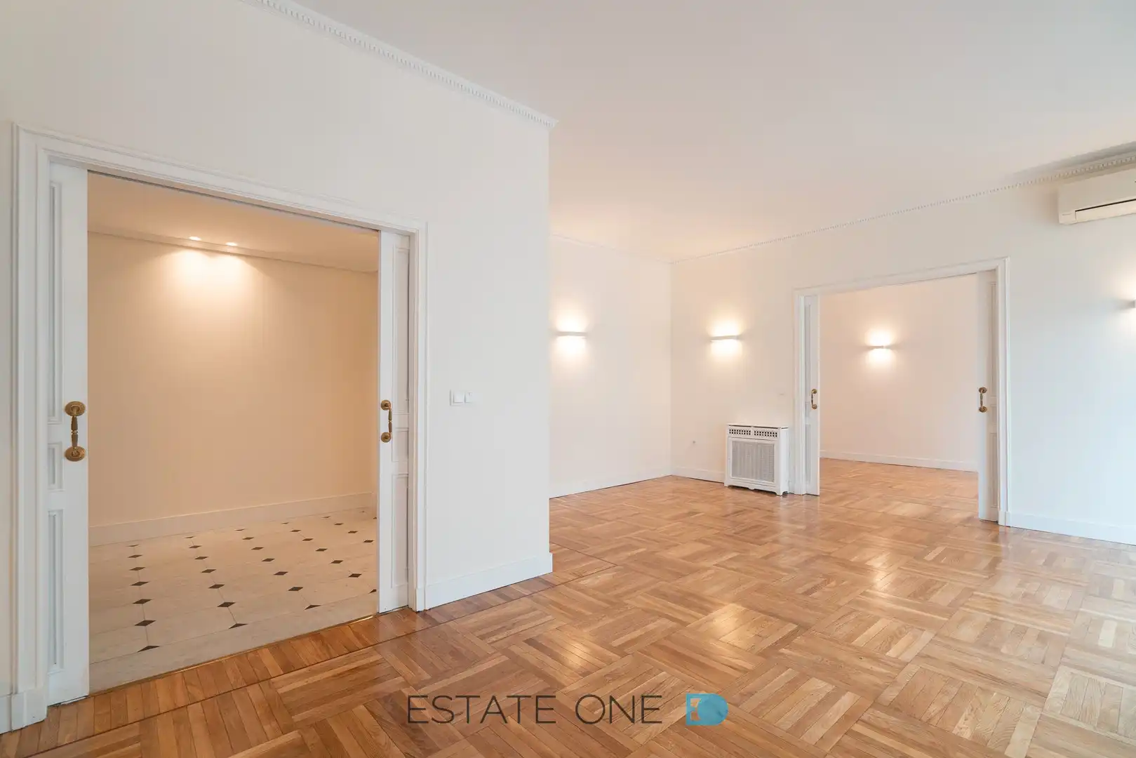 Living room of Flat for rent in Madrid  with Air Conditioner, Heating and Parquet flooring