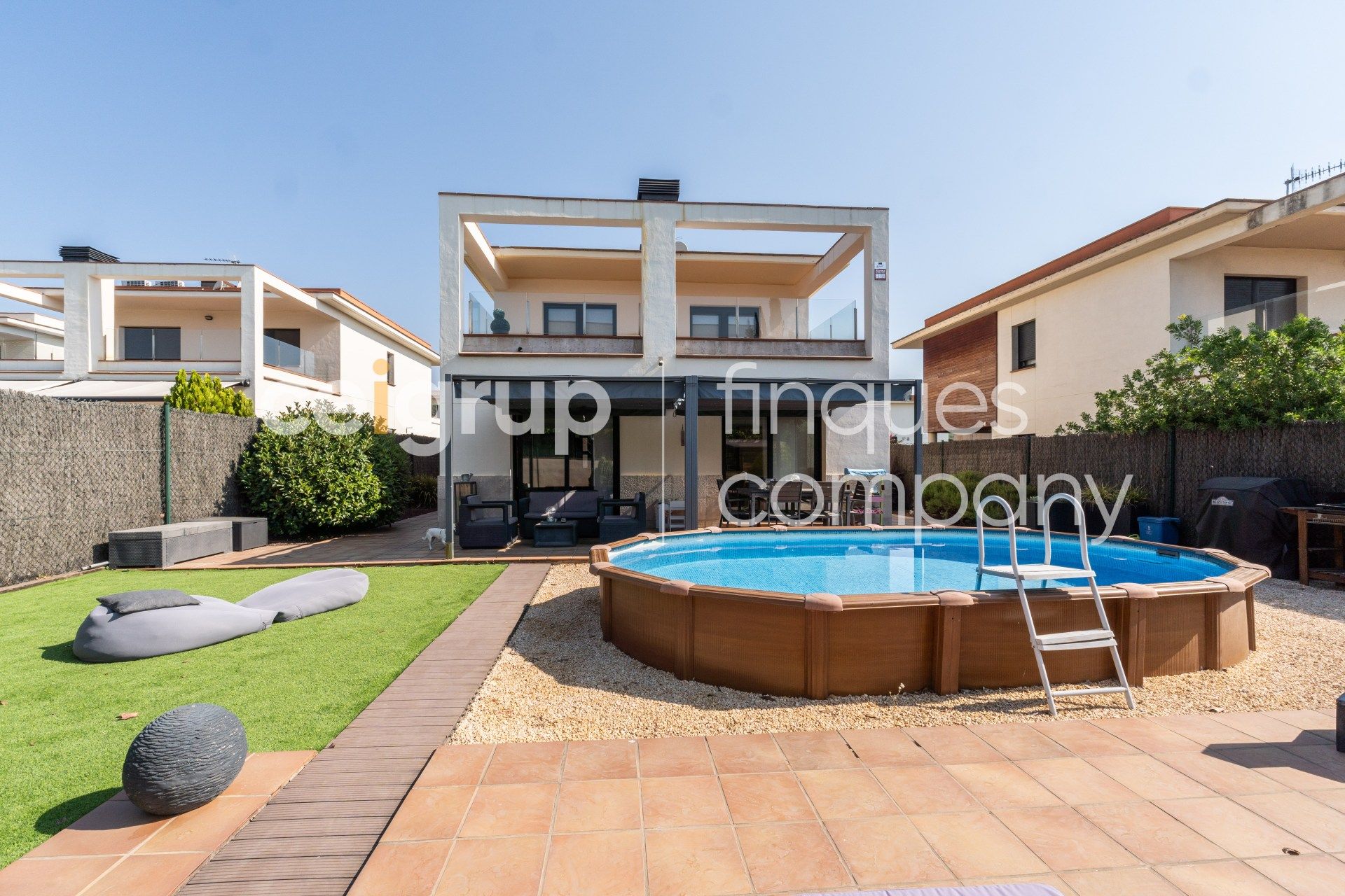 Vista exterior de Casa o xalet en venda en Sant Julià de Ramis amb Calefacció, Terrassa i Piscina