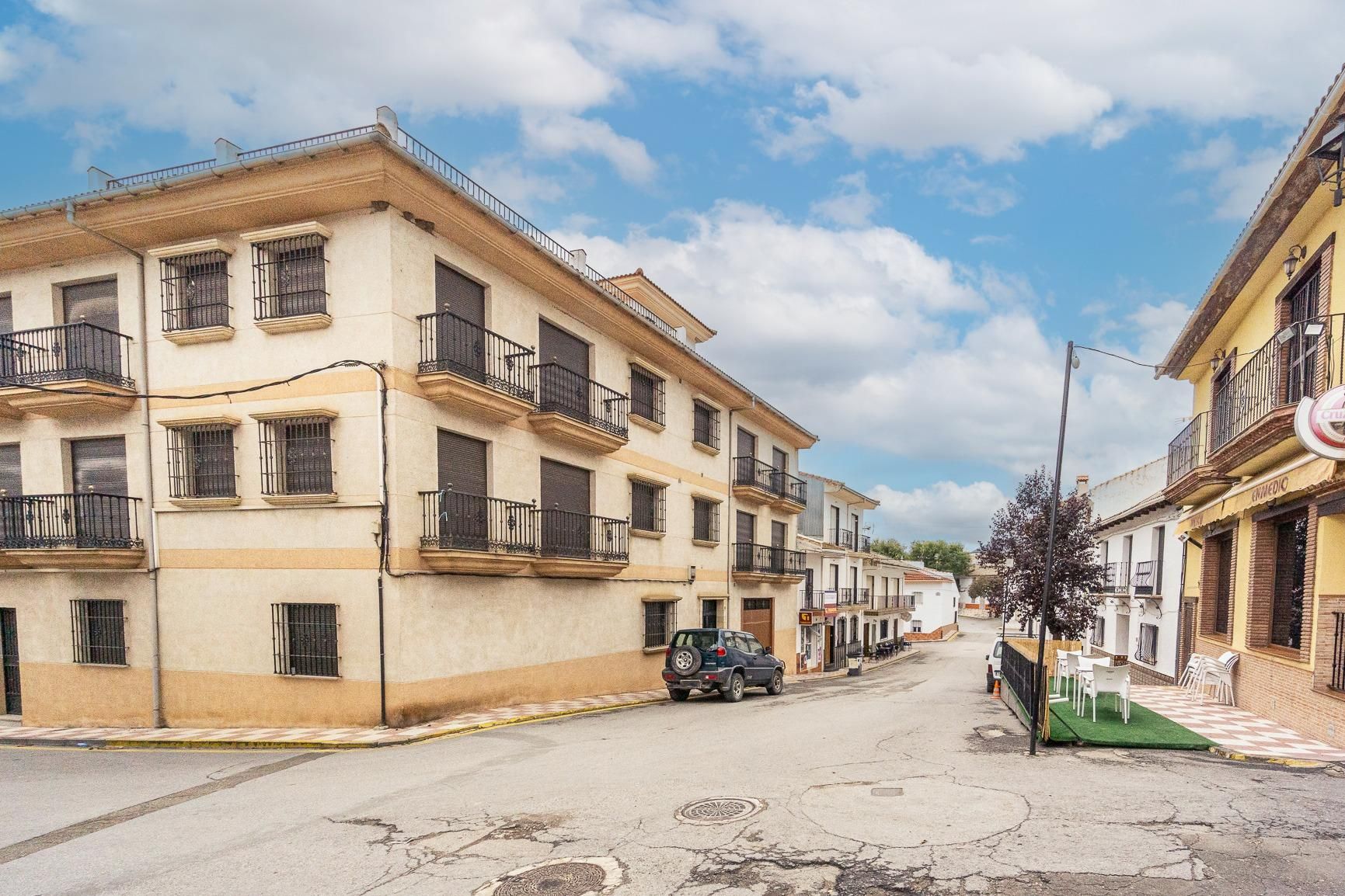 Vista exterior de Casa o xalet en venda en Montillana amb Aire condicionat, Terrassa i Traster