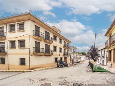 Casa con balcón en venta en Montillana