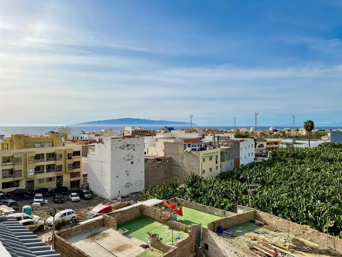 Vista exterior de Casa o xalet en venda en Guía de Isora amb Aire condicionat, Terrassa i Moblat