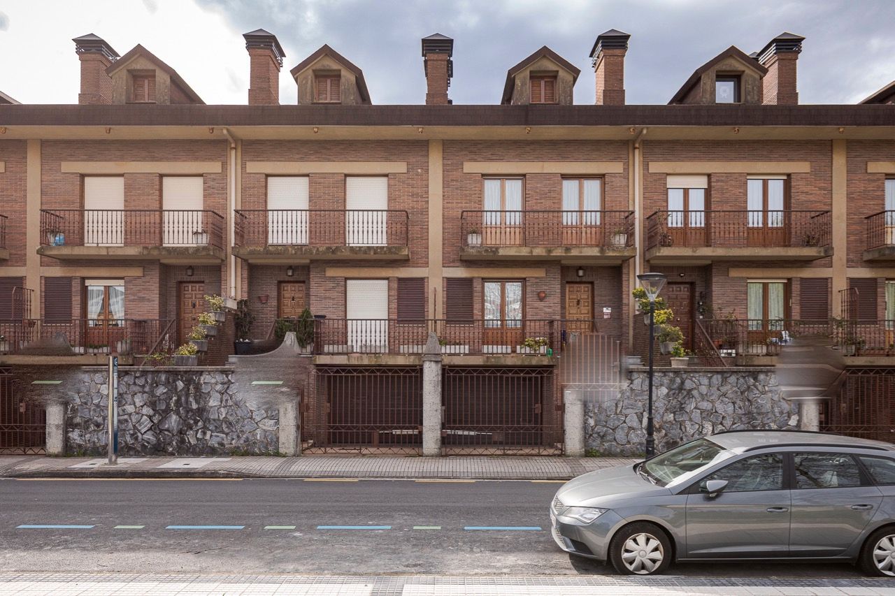 Exterior view of Single-family semi-detached to rent in Donostia - San Sebastián   with Heating, Terrace and Storage room