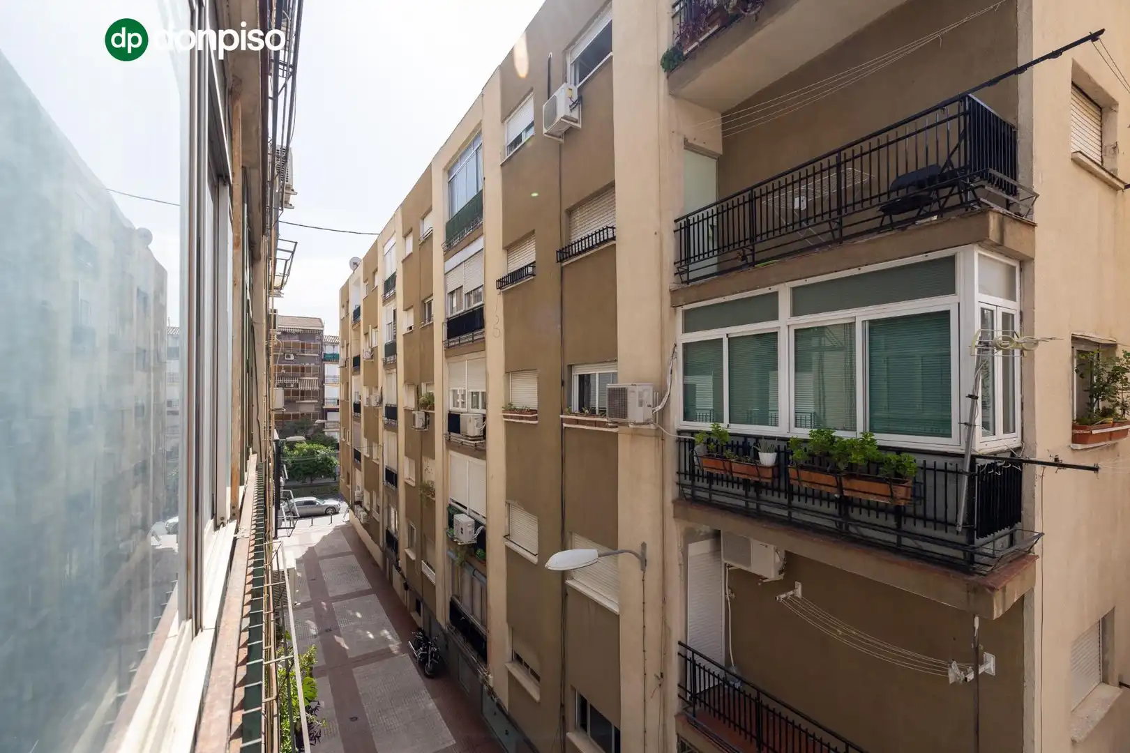 Vista exterior de Pis en venda en Granada
