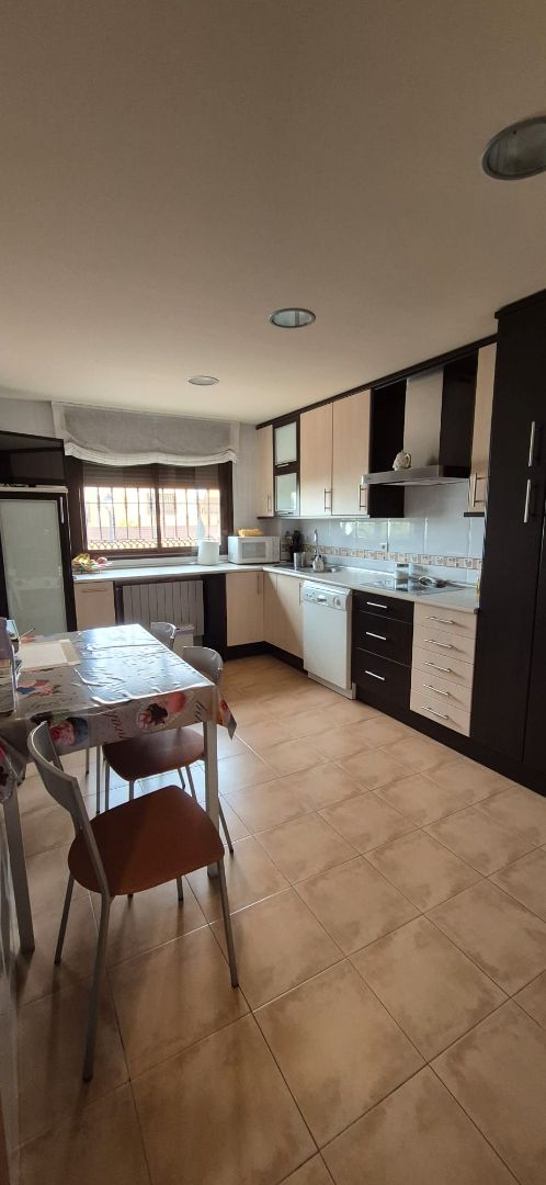 Kitchen of Single-family semi-detached for sale in El Viso de San Juan  with Air Conditioner, Heating and Private garden