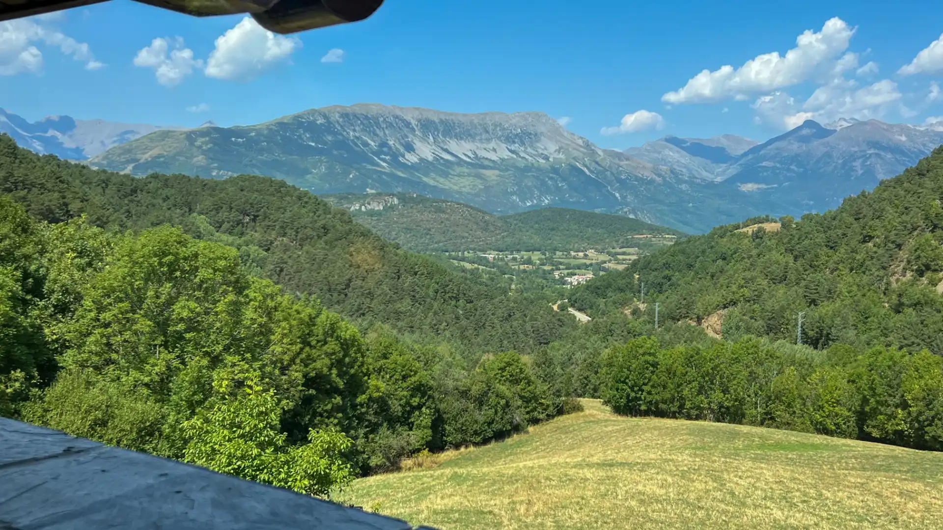 Vista exterior de Casa o xalet en venda en Benasque amb Calefacció, Jardí privat i Parquet