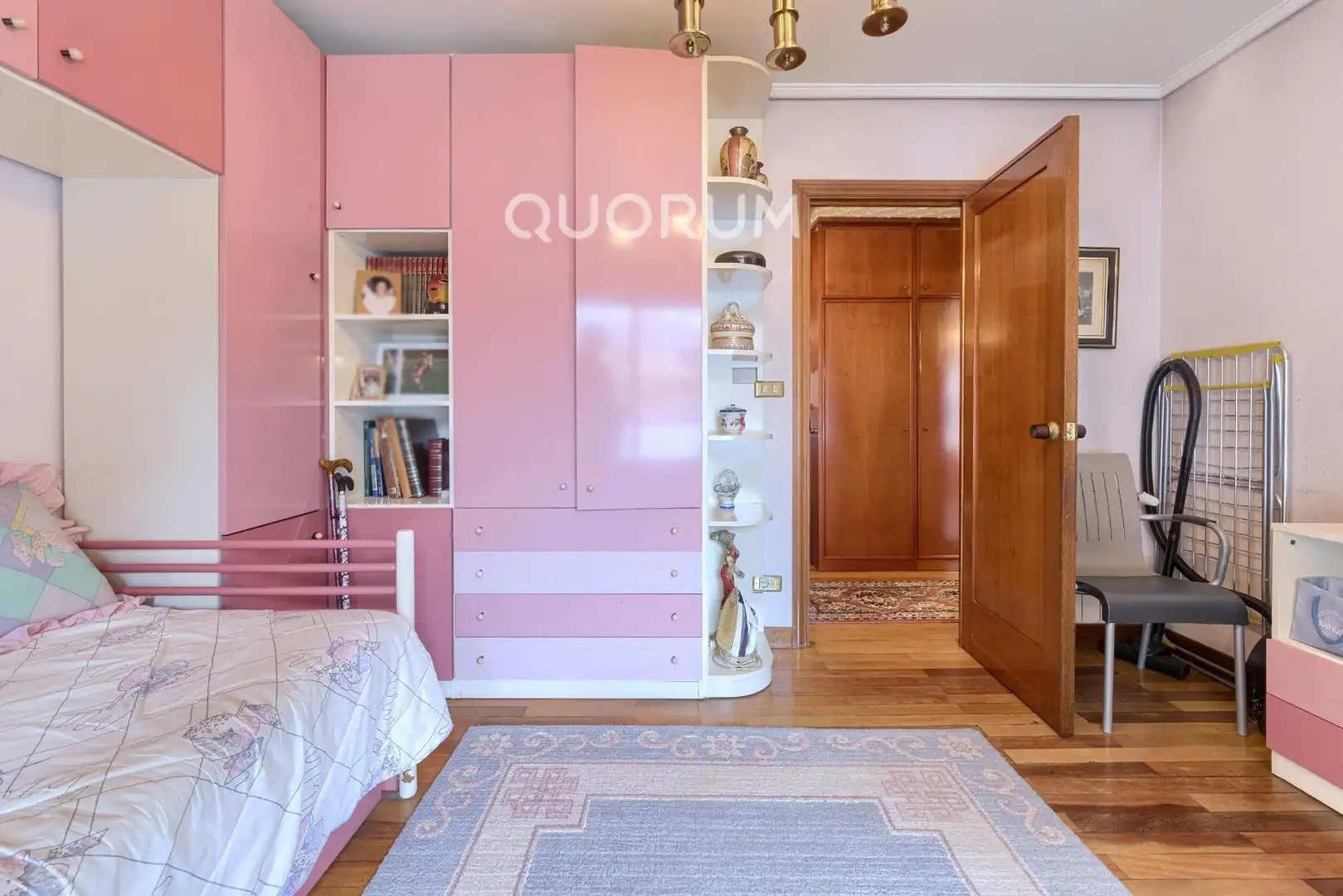 Habitación de Piso en venta en Basauri  con Calefacción, Terraza y Amueblado