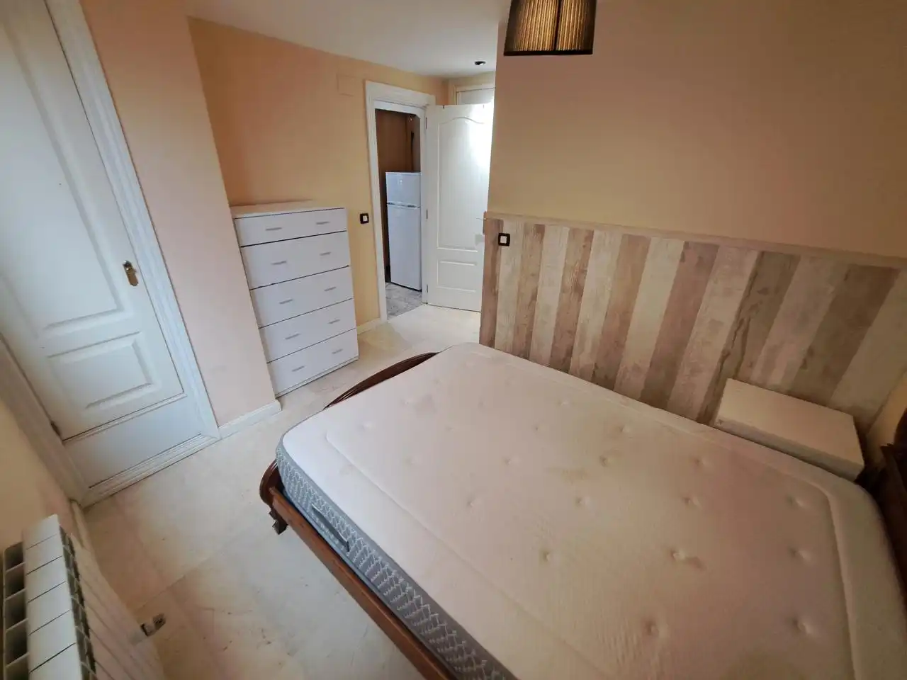 Habitación de Apartamento de alquiler en Zaragoza con Aire acondicionado, Calefacción y Parquet