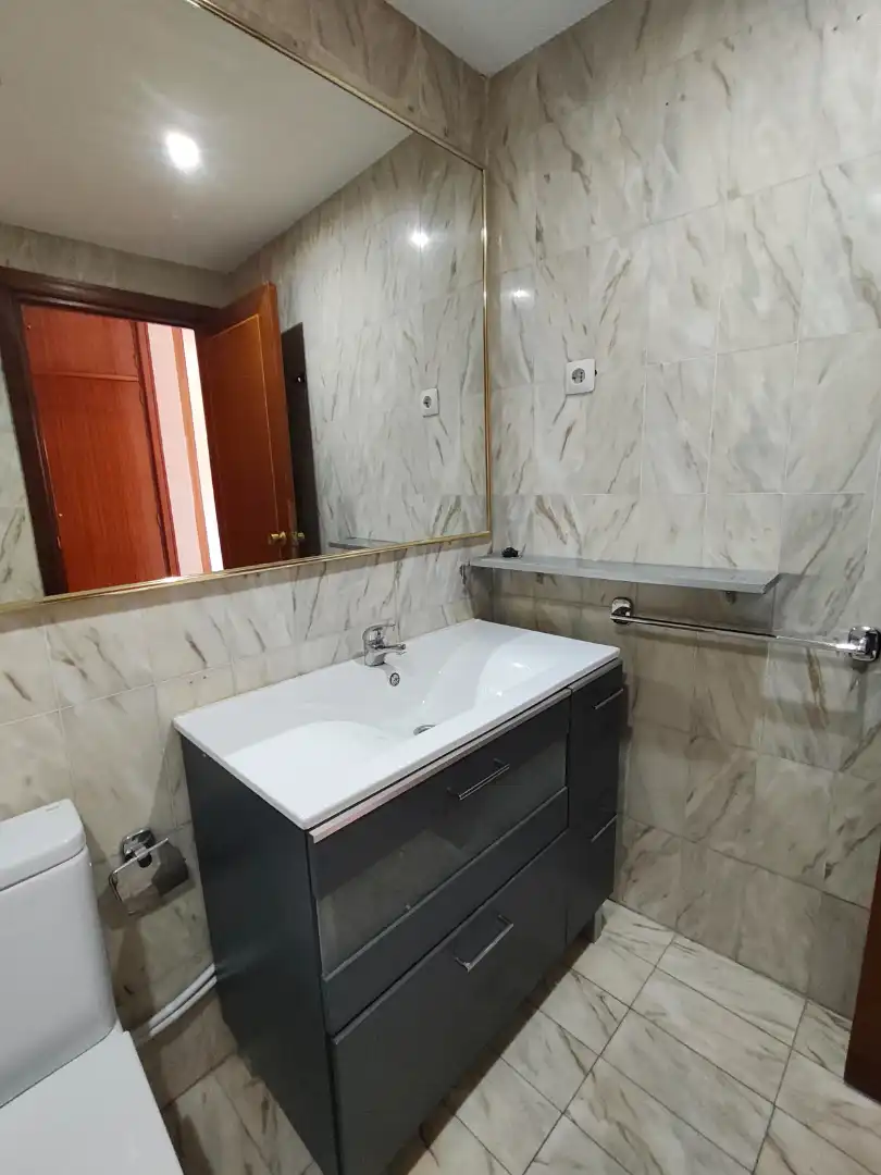 Bathroom of Flat for rent in Getafe  with Air Conditioner, Heating and Parquet flooring