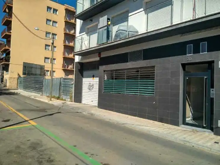 Vista exterior de Residencial en venta en Figueres