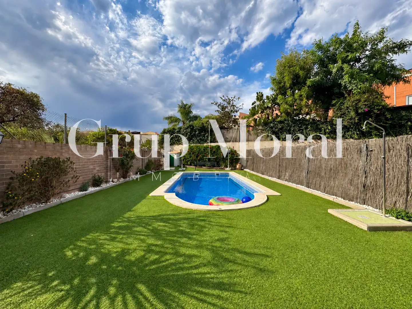 Casa bifamiliare con piscina in vendita a Carrer de Poboleda