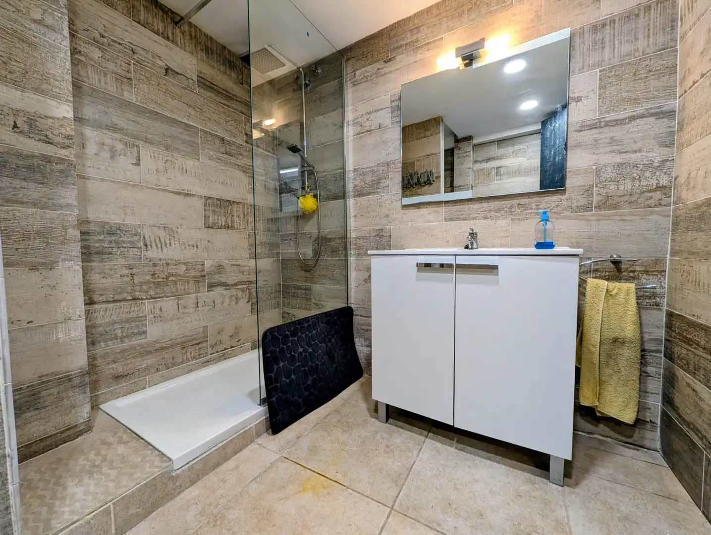 Baño de Casa adosada en venta en Badalona con Parquet, Terraza y Trastero