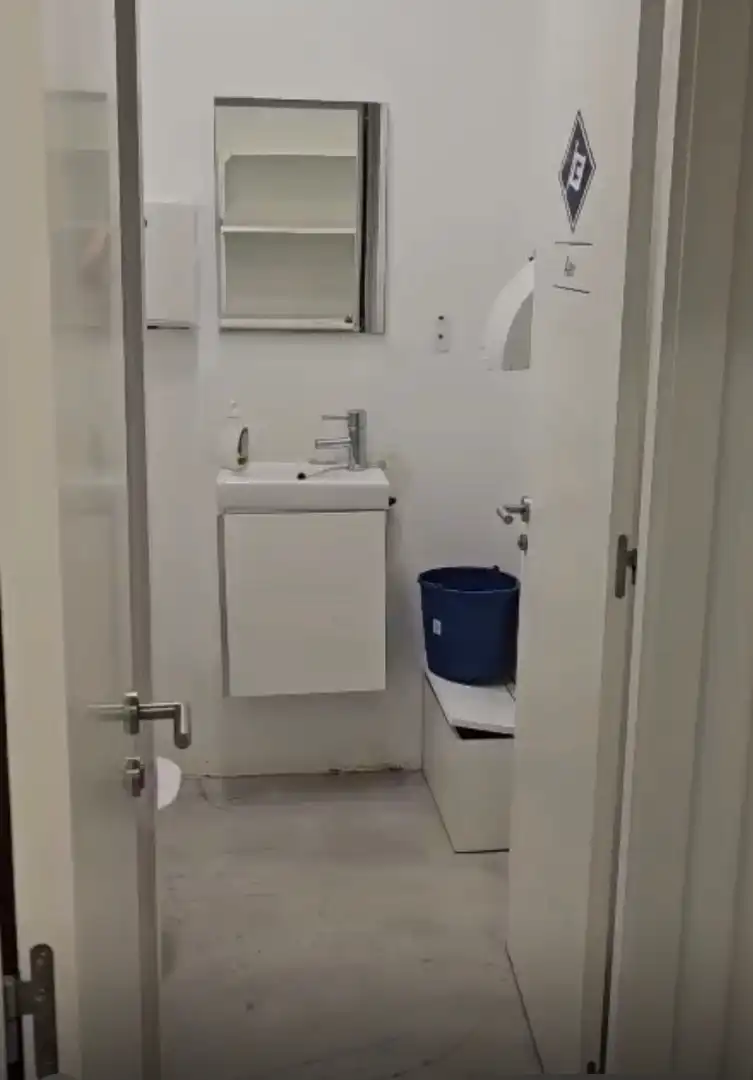 Badezimmer von Geschaftsraum zur Miete in Murcia mit Klimaanlage, Parkett und Alarm