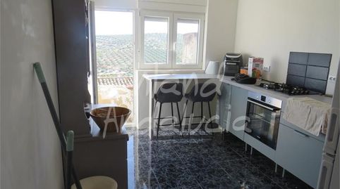 Foto 2 de Casa adosada en venta en Martos, Jaén