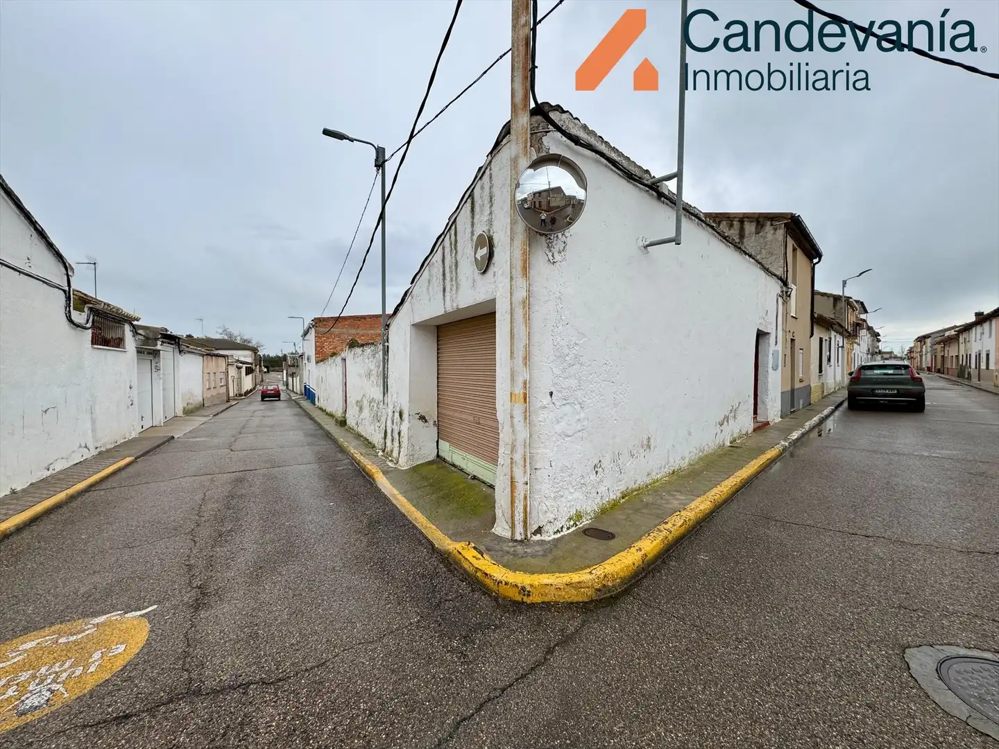Vista exterior de Local en venda en Gurrea de Gállego