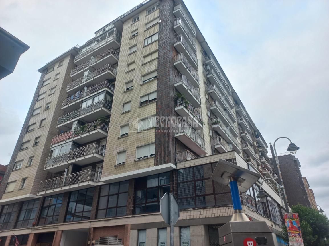 Exterior view of Flat for sale in Bilbao   with Furnished and Balcony