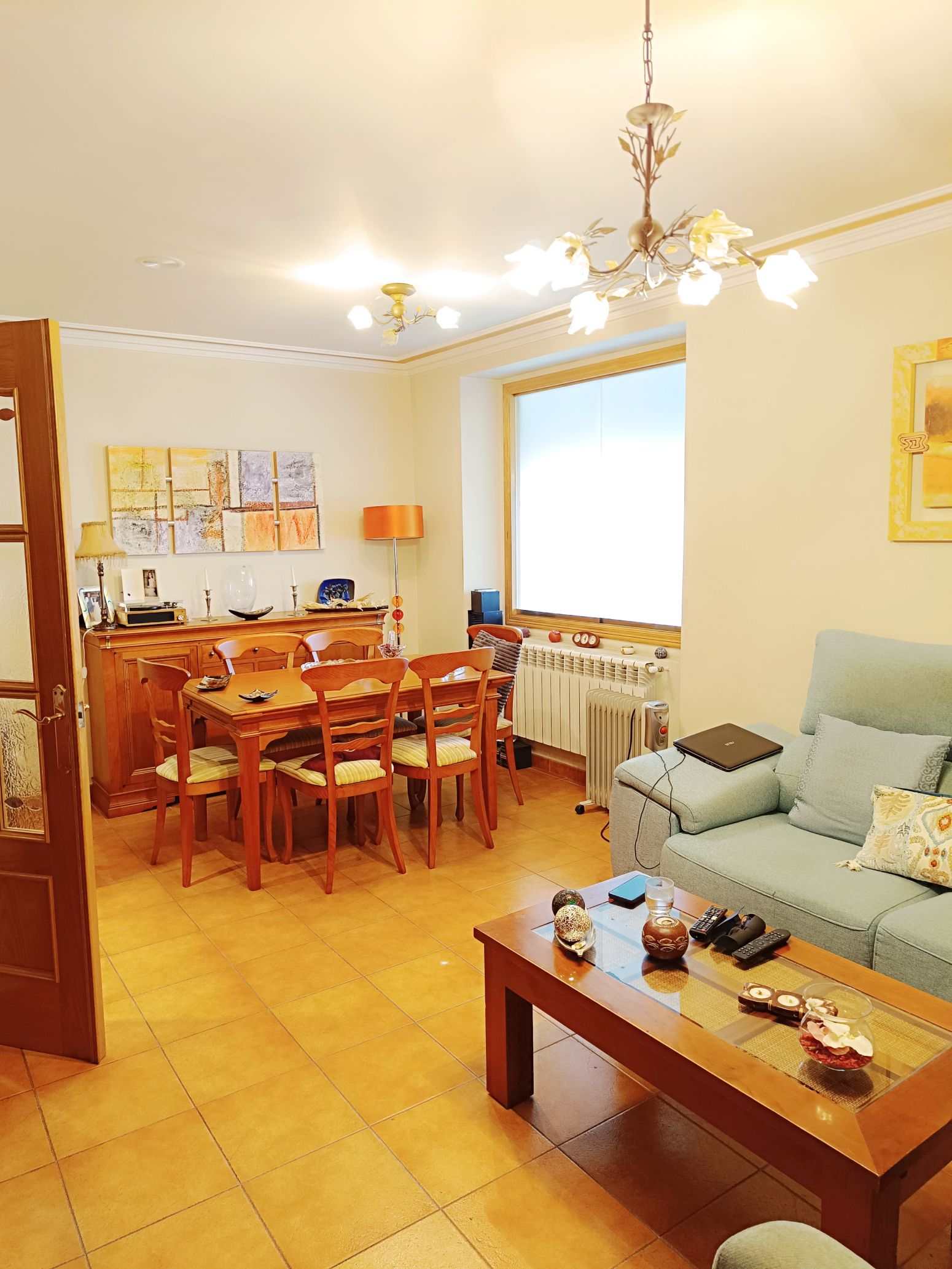 Sala d'estar de Casa o xalet en venda en Aguilar de Campoo amb Calefacció, Terrassa i Traster