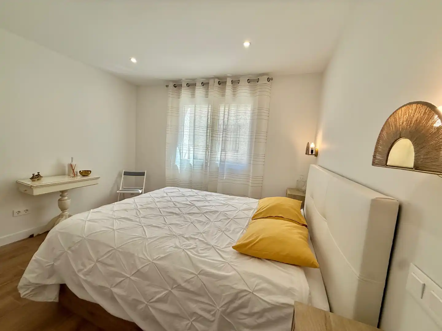 Schlafzimmer von Einfamilien-Reihenhaus zum Verkauf in Las Ventas de Retamosa mit Klimaanlage, Heizung und Terrasse