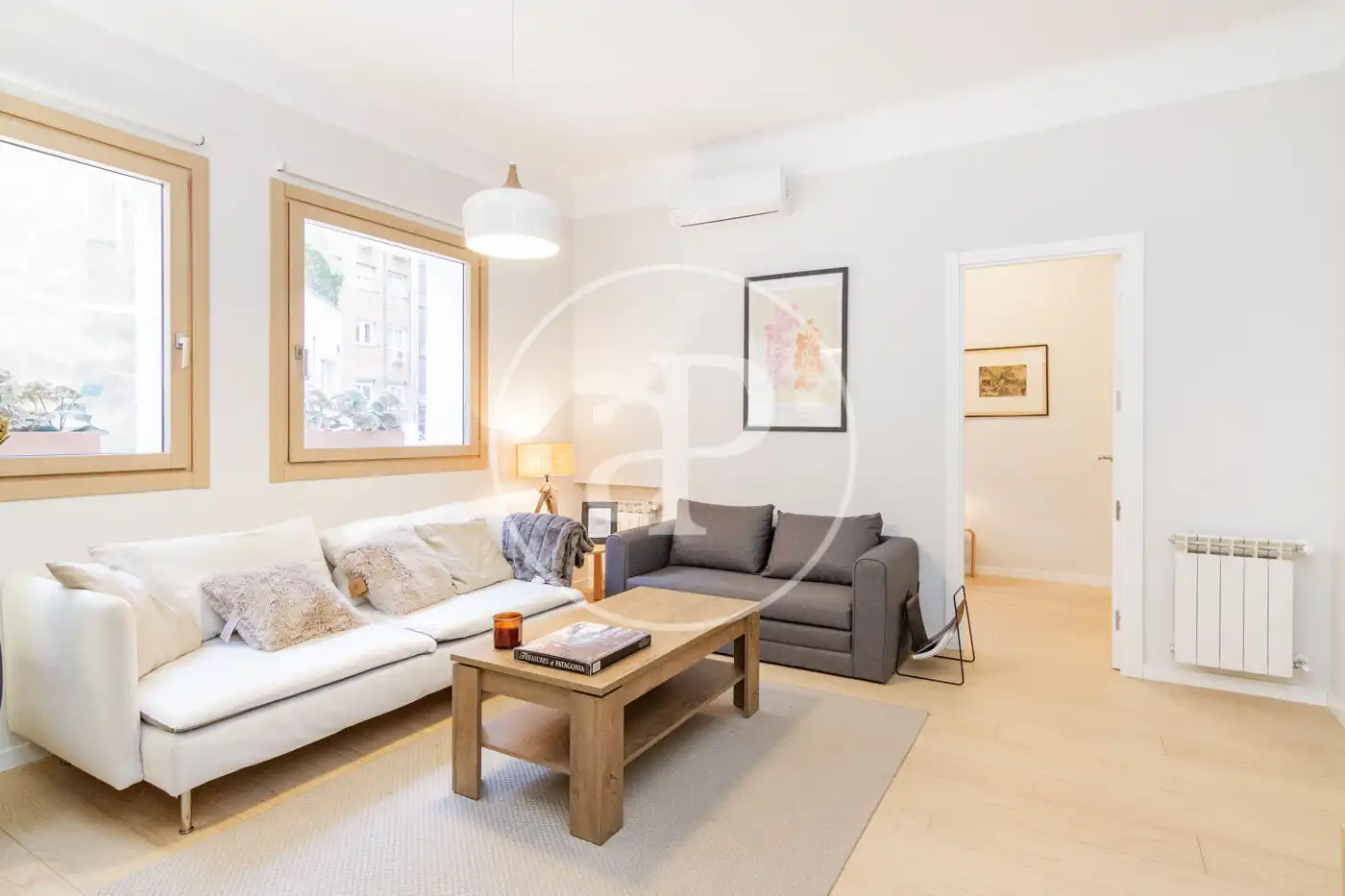 Living room of Flat for rent in Madrid  with Air Conditioner, Heating and Furnished