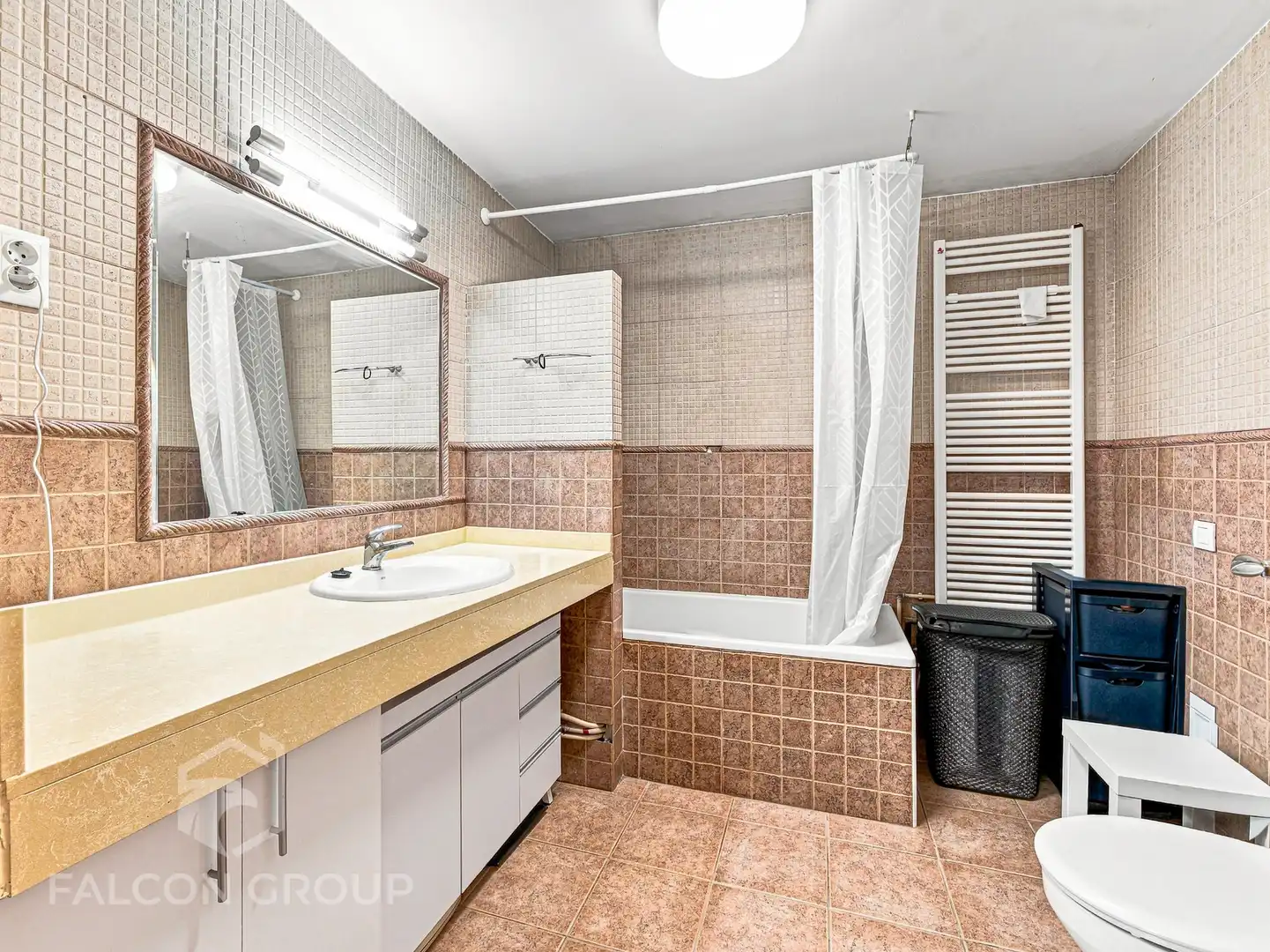 Baño de Finca rústica en venta en Vilanova i la Geltrú con Aire acondicionado, Calefacción y Jardín privado