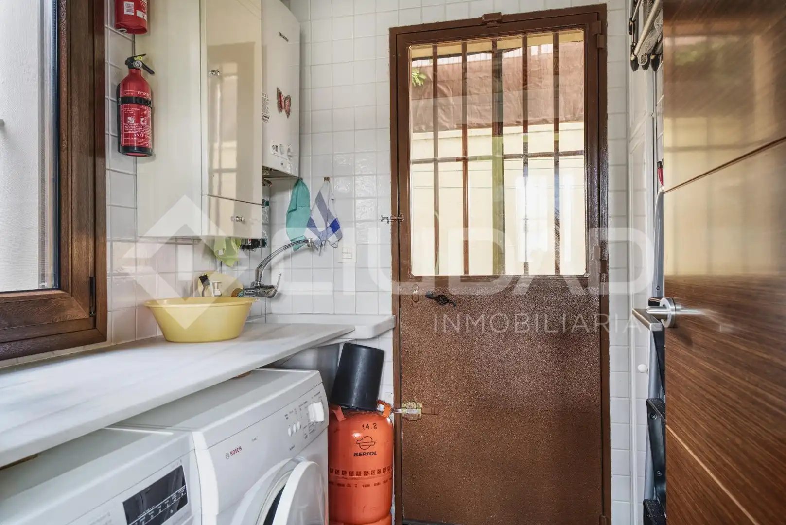 Cuina de Casa o xalet en venda en Castilleja de la Cuesta amb Aire condicionat, Jardí privat i Terrassa