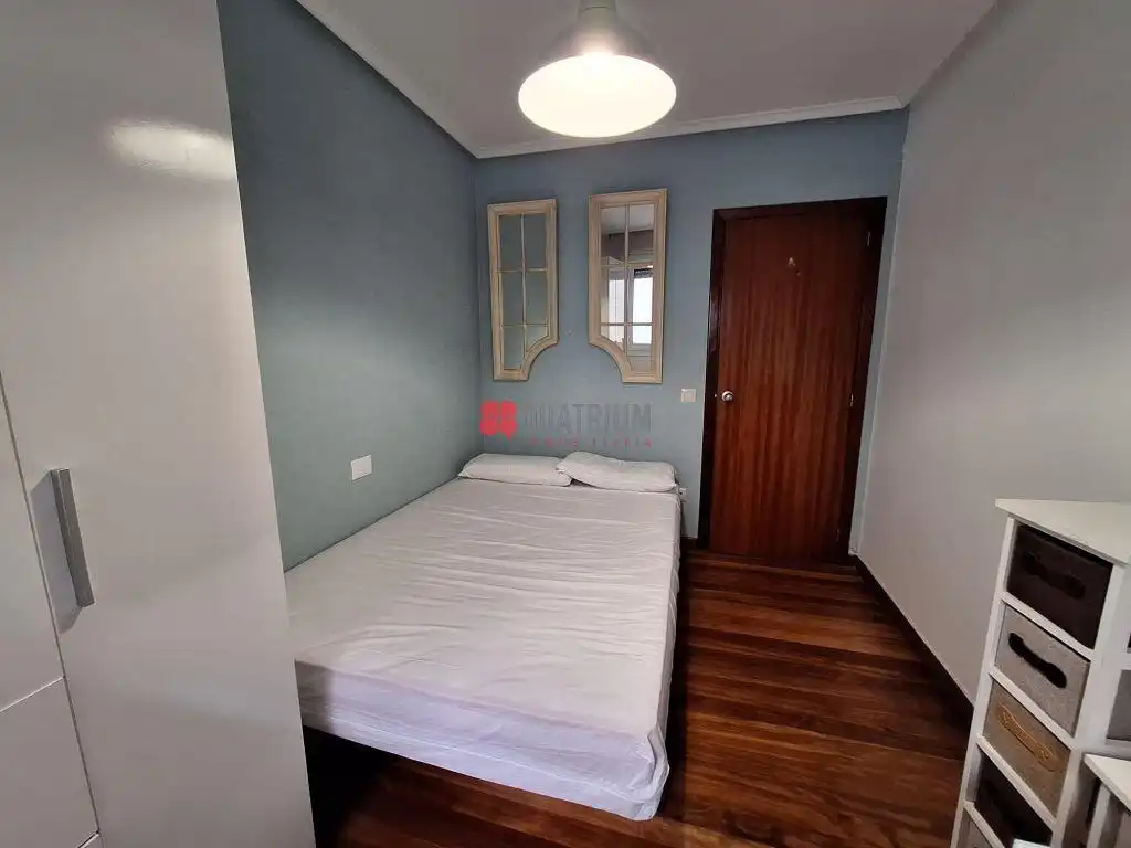 Bedroom of Flat for rent in Santiago de Compostela   with Furnished