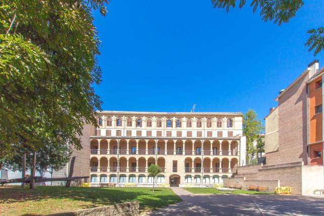 Piso en Venta en Casco Antiguo