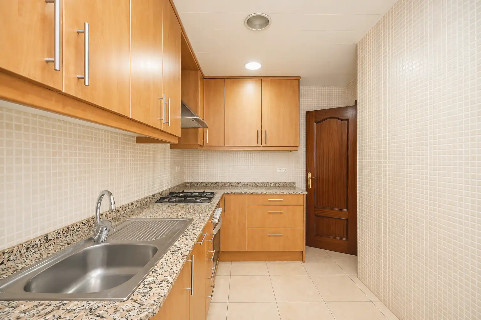 Cocina de Piso en venta en Esplugues de Llobregat con Calefacción y Balcón