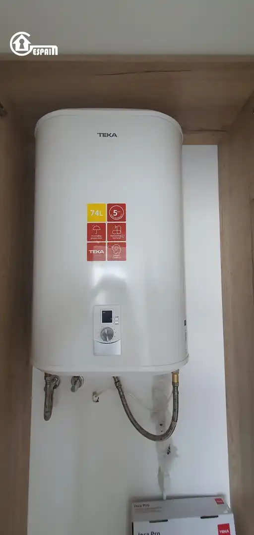 Badezimmer von Wohnung zur Miete in Madrid mit Klimaanlage und Heizung