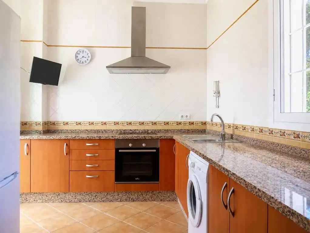 Cocina de Casa o chalet en venta en Hinojos con Aire acondicionado, Jardín privado y Terraza