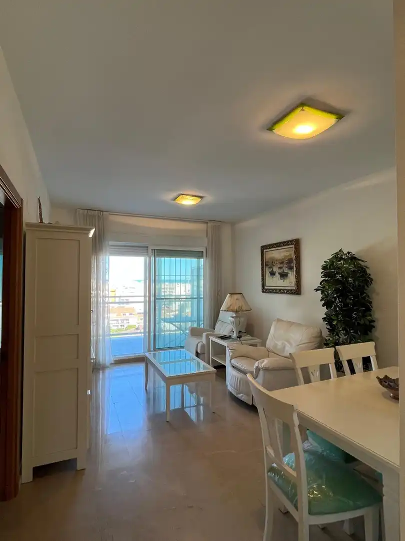 Sala de estar de Apartamento de alquiler en Gandia con Aire acondicionado, Calefacción y Jardín privado