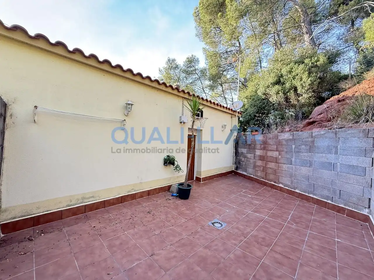 Terrassa de Casa o xalet en venda en Cervelló amb Calefacció, Jardí privat i Parquet