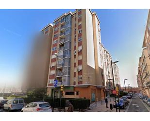 Exterior view of Flat for sale in  Zaragoza Capital  with Terrace, Swimming Pool and Balcony