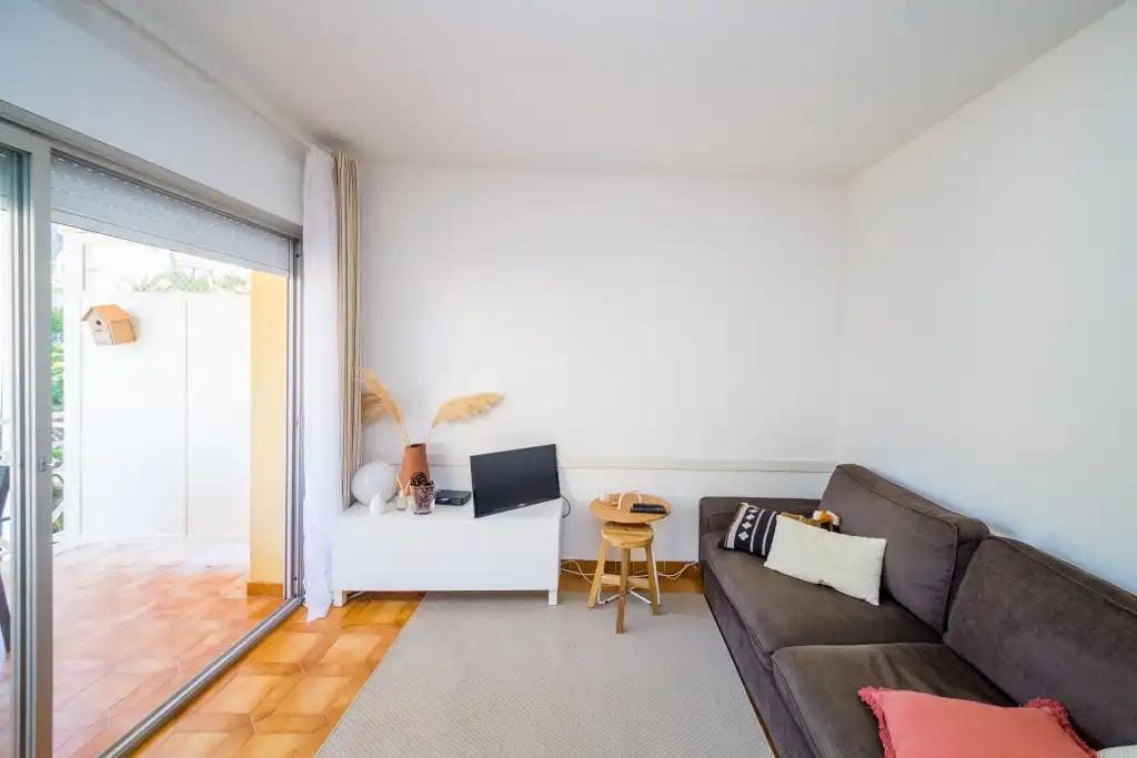 Sala d'estar de Apartament en venda en Castell d'Aro, Platja d'Aro i s'Agaró amb Calefacció, Terrassa i Moblat