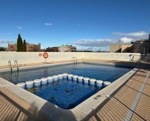 Swimming pool of Flat for sale in Cadrete  with Air Conditioner, Heating and Private garden