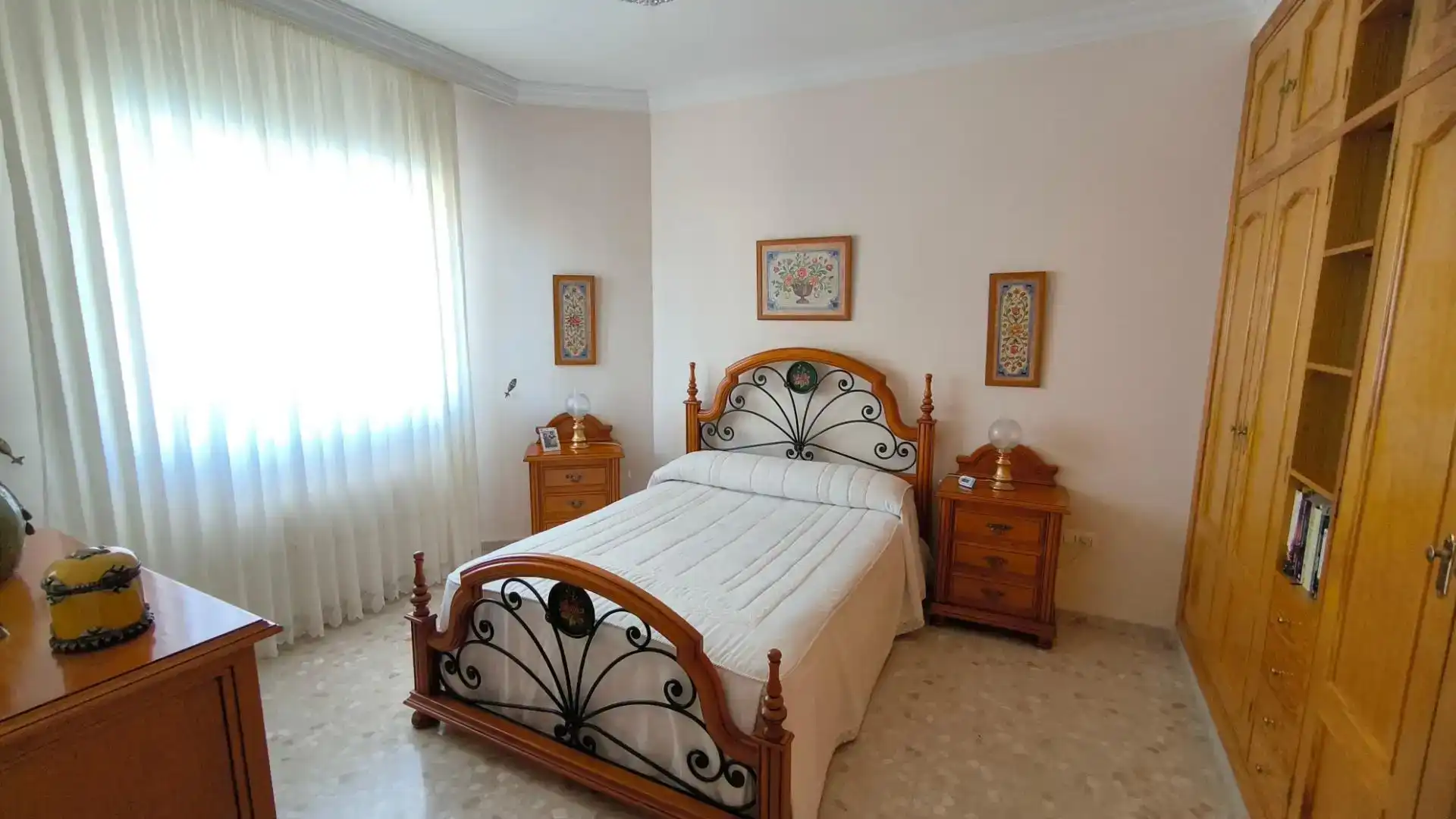 Dormitori de Casa o xalet en venda en Valencina de la Concepción amb Piscina