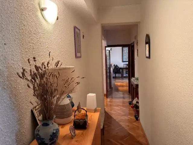 Wohnung zum Verkauf in Zaragoza mit Klimaanlage, Heizung und Parkett