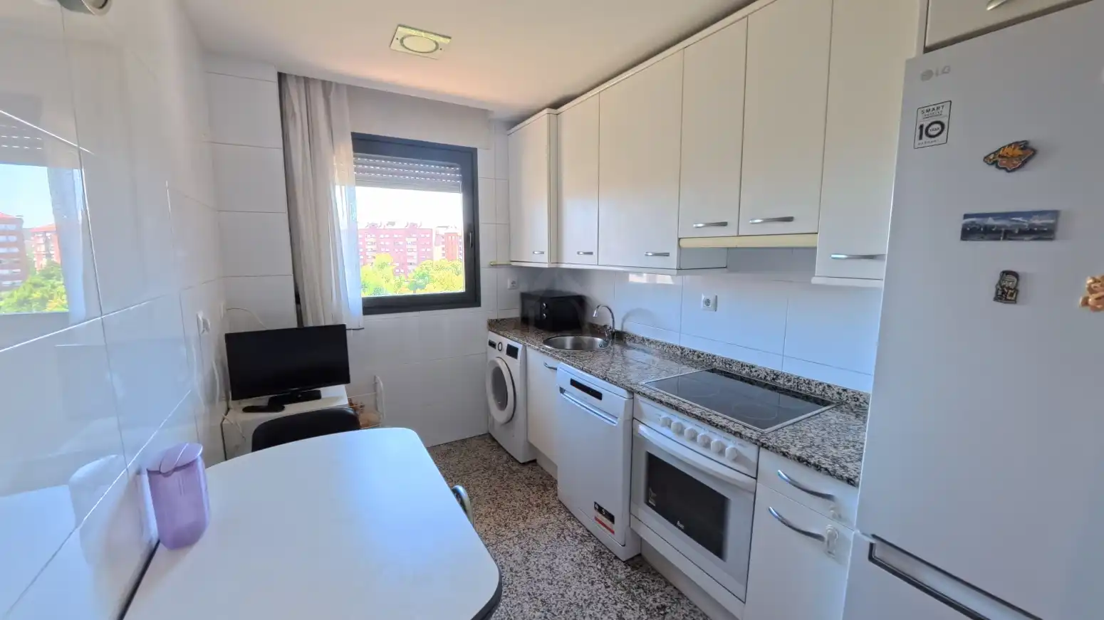 Cuina de Pis en venda en  Logroño amb Calefacció, Parquet i Traster