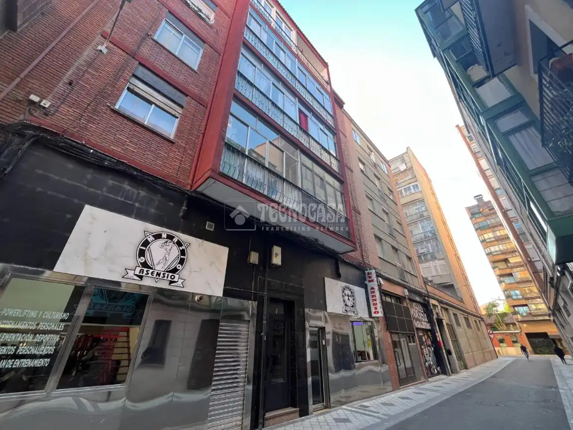 Vista exterior de Piso en venta en Valladolid con Calefacción y Terraza