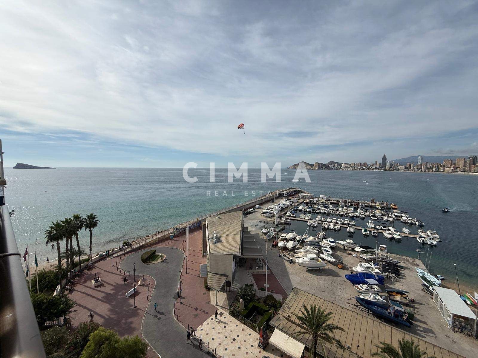 Vista exterior de Dúplex en venta en Benidorm