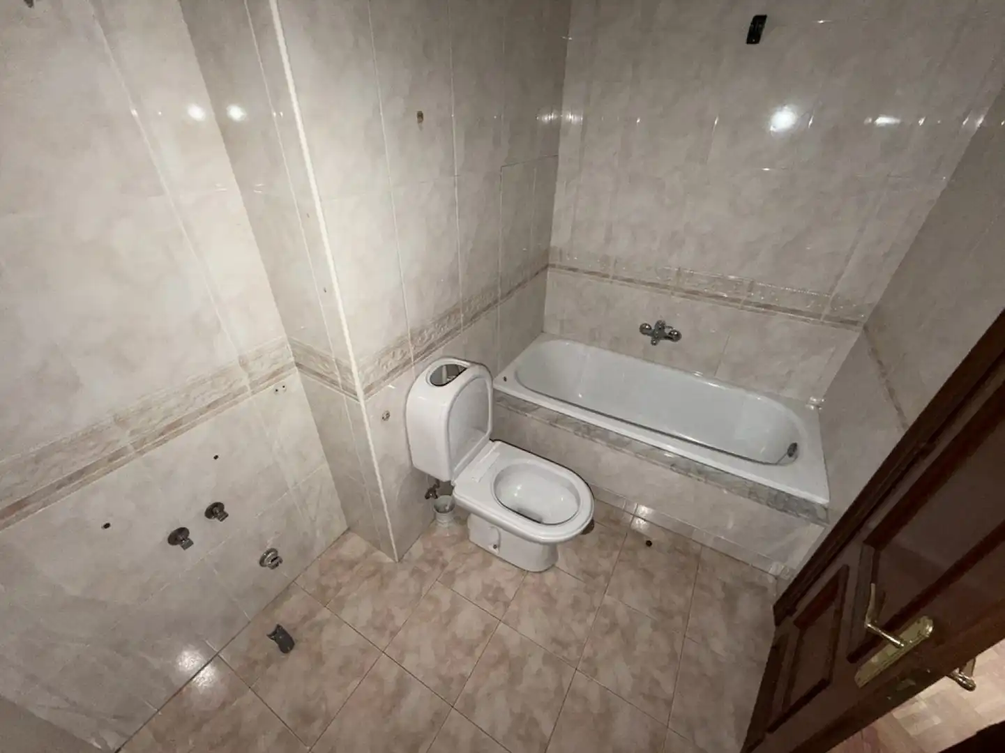 Baño de Piso en venta en Avilés con Calefacción, Parquet y Terraza