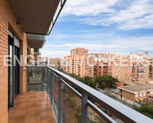 Terrassa de Apartament de lloguer en  Valencia Capital amb Aire condicionat, Moblat i Balcó