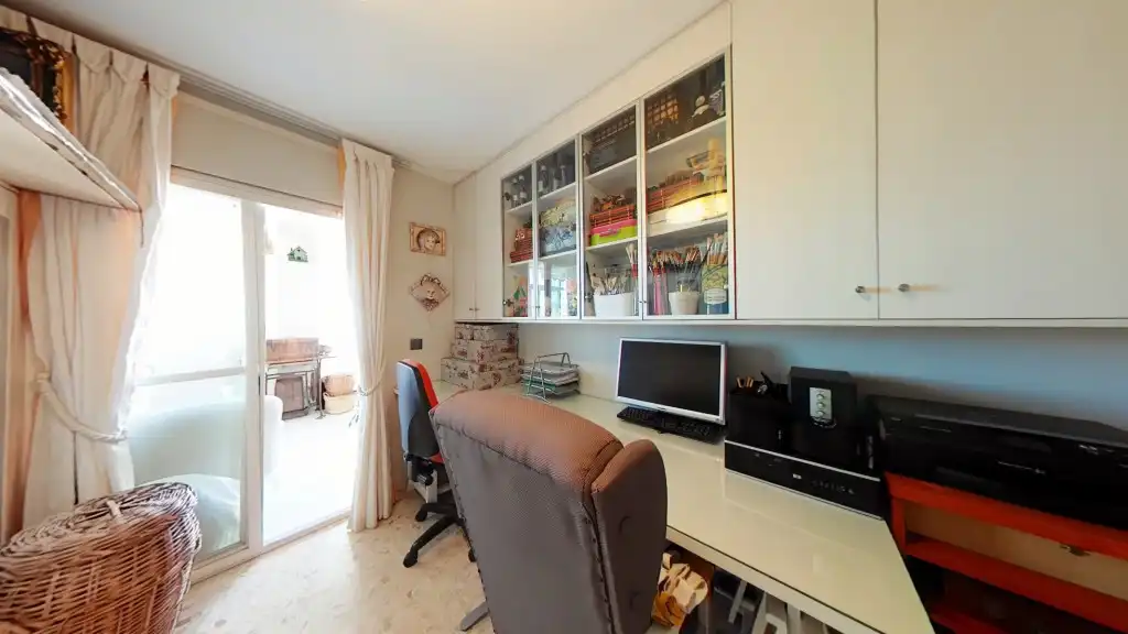 Habitación de Ático en venta en Vélez-Málaga con Aire acondicionado, Terraza y Amueblado