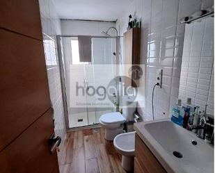 Bathroom of Flat to rent in  Sevilla Capital  with Air Conditioner and Terrace