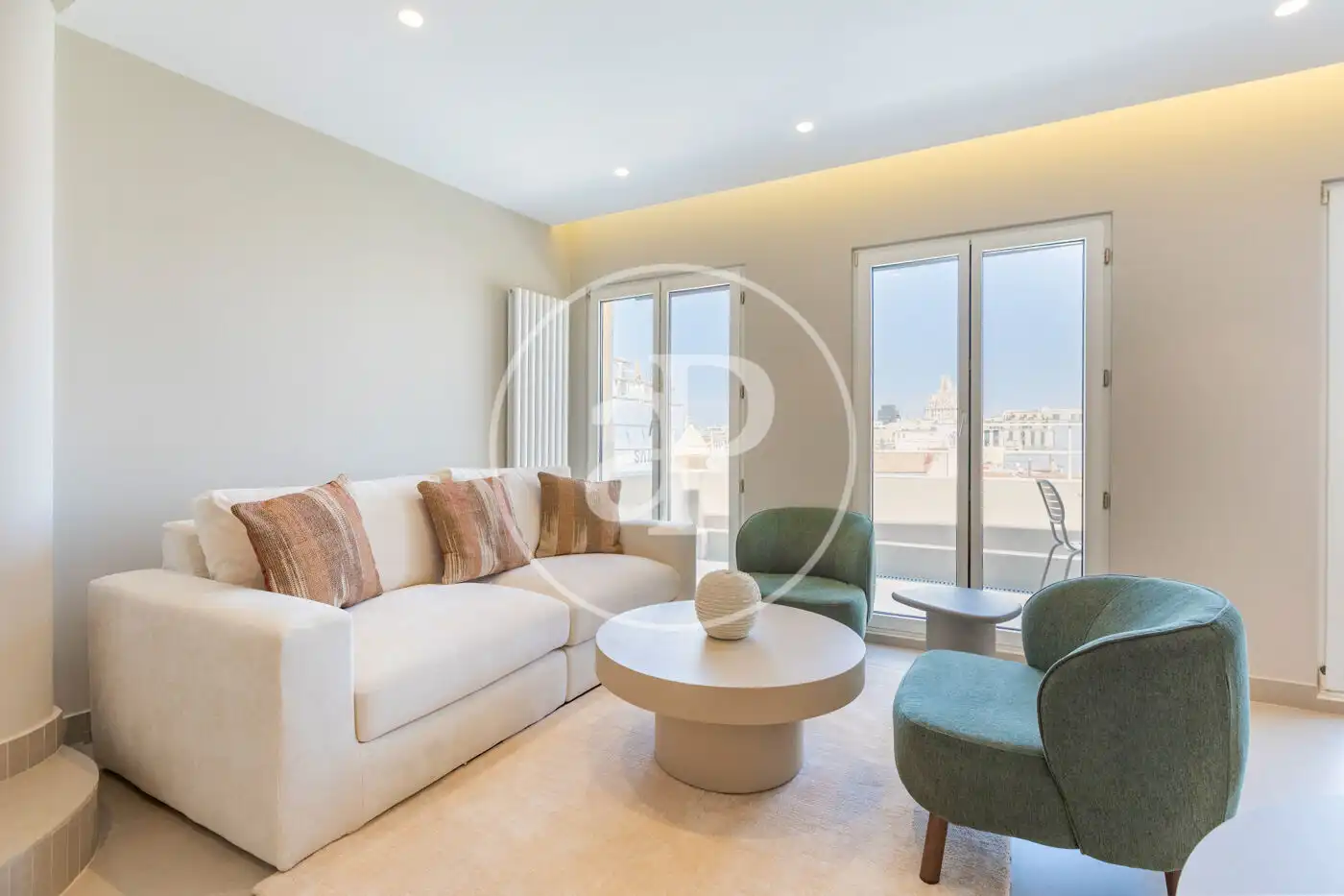 Living room of Flat for sale in Madrid  with Air Conditioner, Heating and Furnished