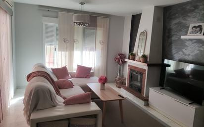 Living room of Single-family semi-detached for sale in Vélez-Málaga  with Community pool