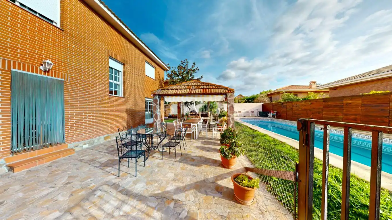 Terrasse von Wohnung zum Verkauf in El Casar mit Schwimmbad