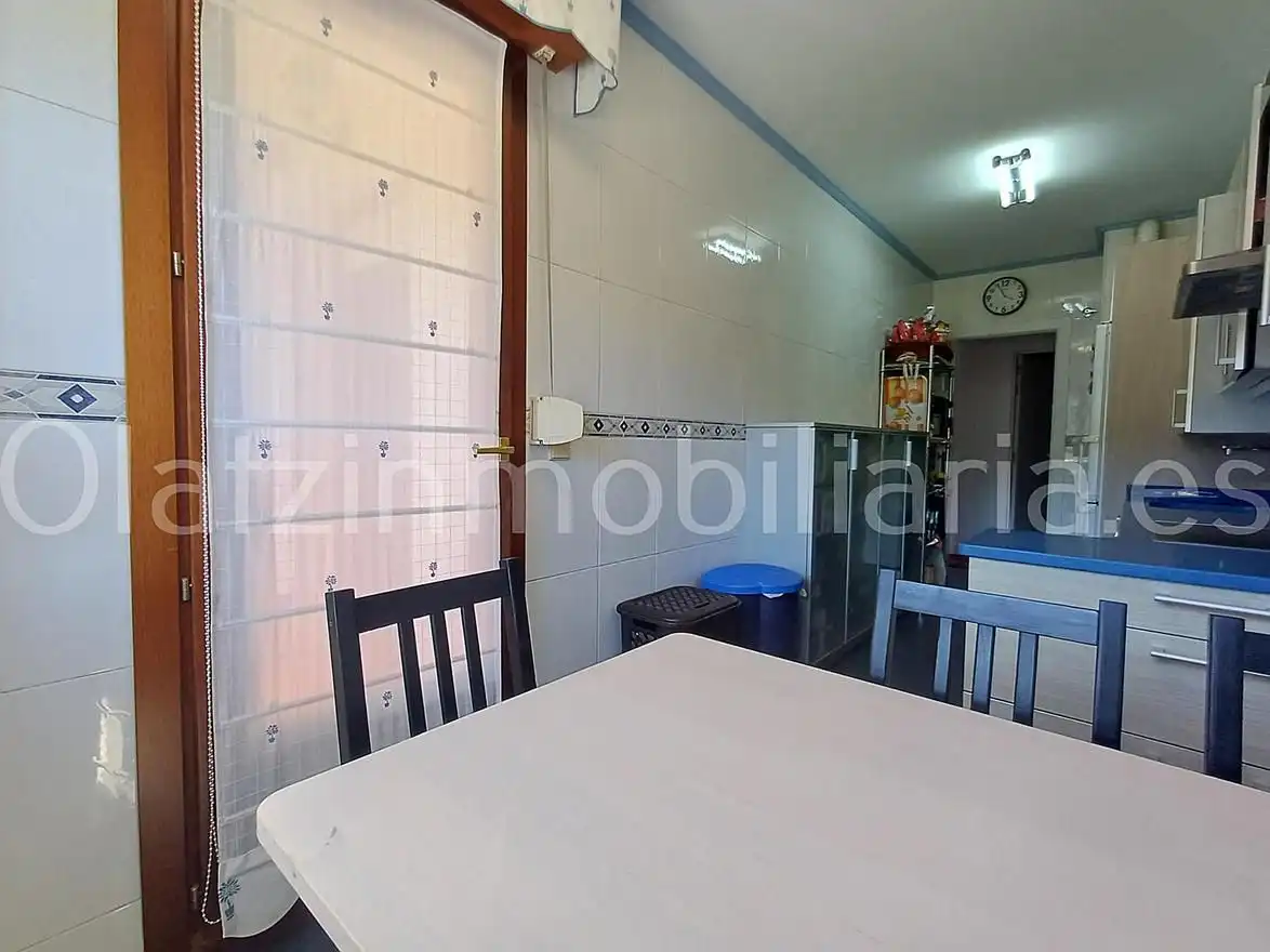 Küche von Wohnung zum Verkauf in Güeñes mit Heizung, Abstellraum und Balkon